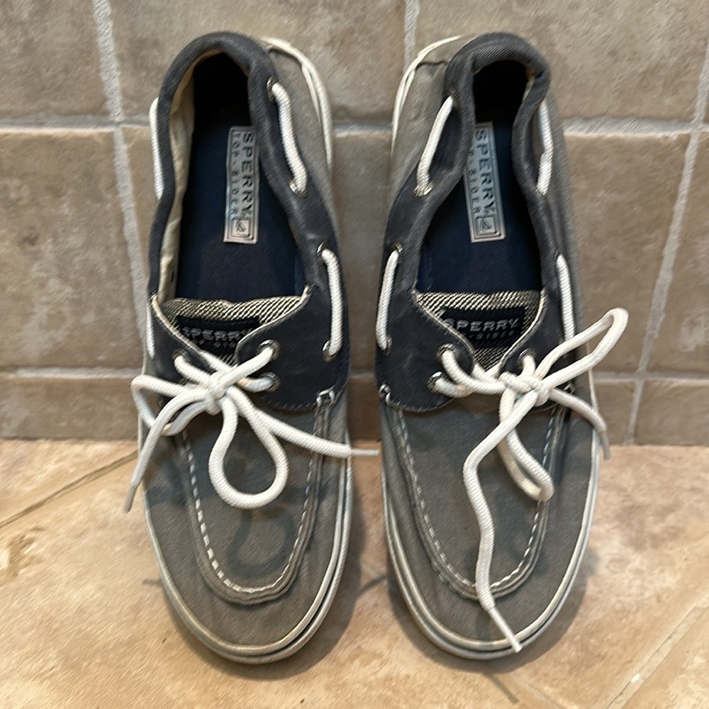 Sperry Men's Bahama II Sneaker Sz 8.5. Grey/Navy Boat Shoes. Docksiders